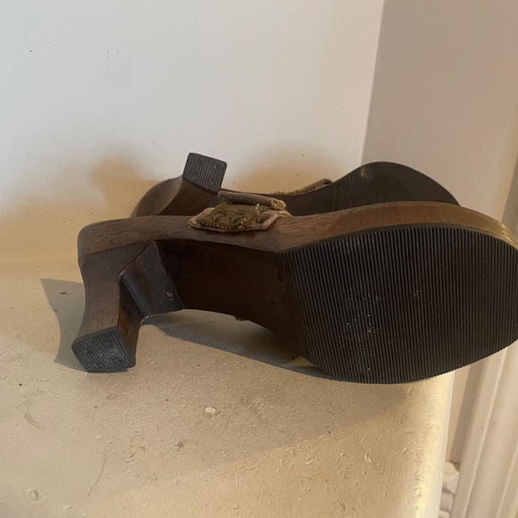 2 pairs women’s shoes - Picture 5 of 10